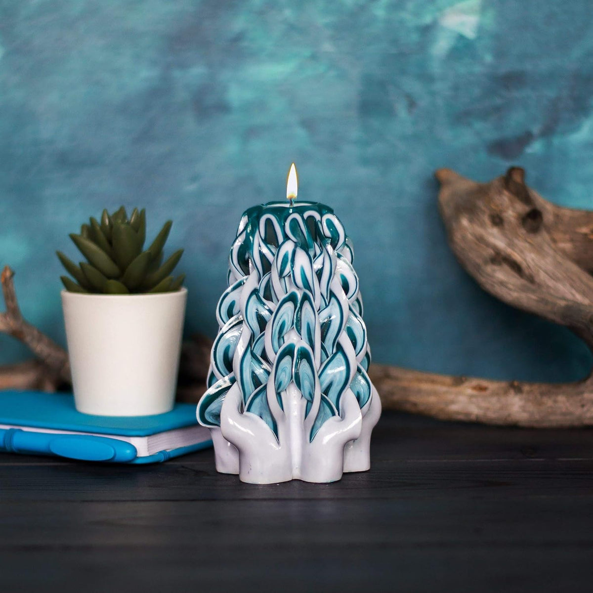 Hand-Carved Decorative Candle – Emerald White Christmas Gift Candle